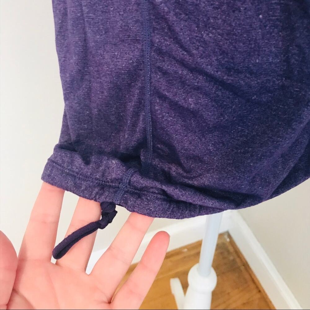 😍HP🎉 Lululemon Workout Top - Picture 4 of 5